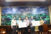 Quỹ thiện nguyện Việt Phú, tỉnh Bình Dương tặng 50 triệu đồng cho các đơn vị y tế điều trị bệnh nhân COVID-19