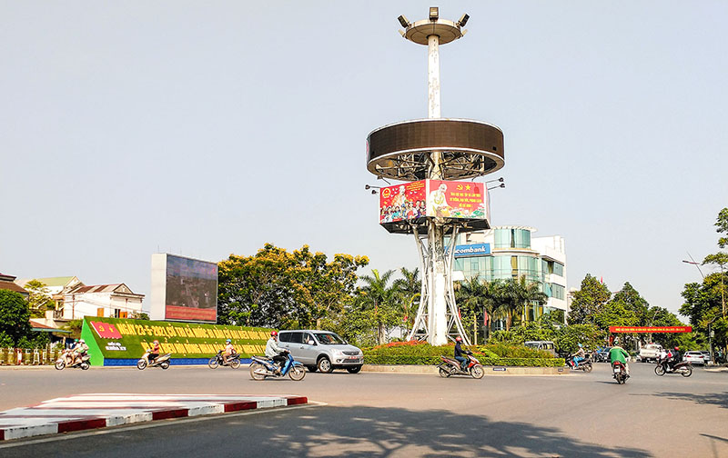 Nhiều tuyến phố ở Đông Hà khang trang nhờ ý thức chấp hành quy định về trật tự đô thị của người dân được nâng cao - Ảnh: T.T