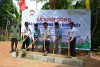 Chủ tịch Ủy ban MTTQ Việt Nam tỉnh Đào Mạnh Hùng, đại diện nhà tài trợ và chính quyền địa phương động thổ xây dựng nhà đại đoàn kết cho gia đình anh Hồ Văn Long ở thôn Bến Hà, xã Linh Trường, - Ảnh: ĐV