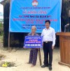Ủy ban MTTQ Việt Nam huyện Gio Linh hỗ trợ xây dựng nhà đại đoàn kết cho bà Nguyễn Thị Thương, xã Trung Giang -Ảnh: H.A