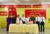 Các đại biểu chứng kiến hai đơn vị ký kết bàn giao