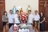 Lãnh đạo Ủy ban MTTQ Việt Nam tỉnh Quảng Trị thăm và chúc mừng các Linh mục nhận nhiệm vụ mới.