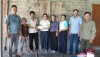 Đại diện Ban Thường trực Uỷ ban MTTQ Việt Nam xã cùng đại diện cấp uỷ ban thôn Hoà Bình thăm hỏi gia đình em Thạch Võ Khả Như