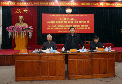 Phó Chủ tịch Ủy ban Trung ương MTTQ Việt Nam Nguyễn Hữu Dũng  phát biểu tại Hội nghị