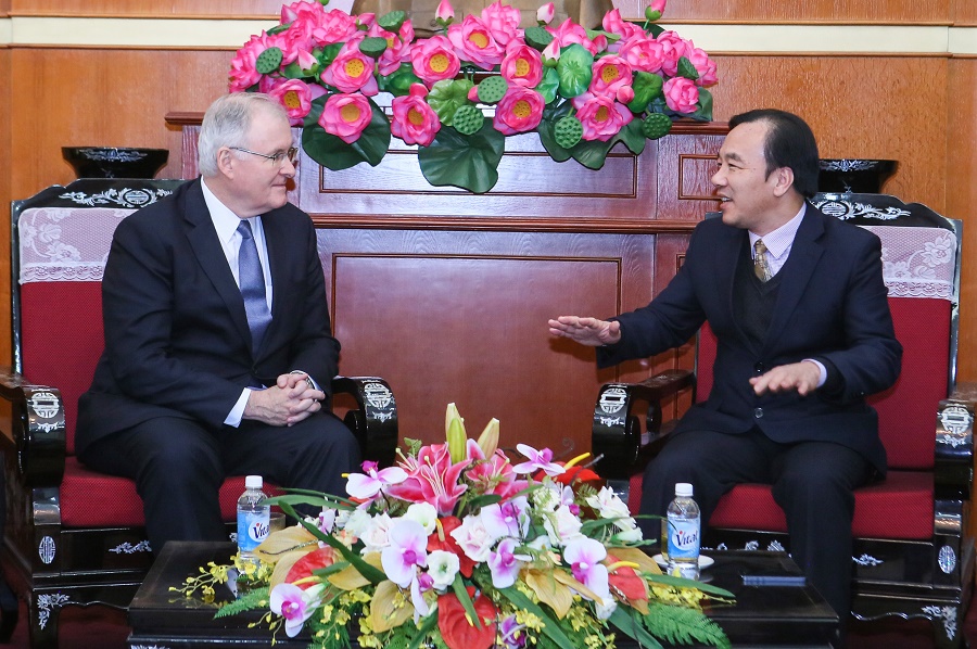 Phó Chủ tịch Ngô Sách Thực tiếp Đoàn đại biểu Giáo hội các Thánh hữu Ngày sau của Chúa Giê Su Ky Tô.