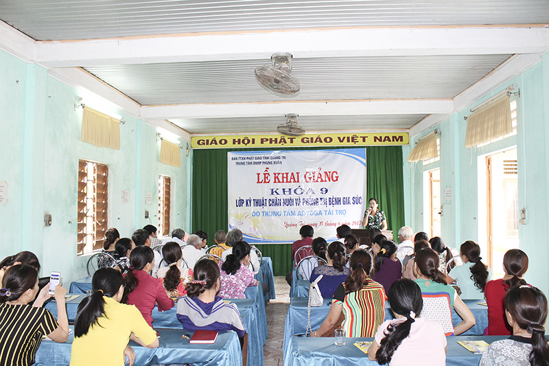 Khai giảng lớp kỹ thuật chăn nuôi và phòng trị bệnh gia súc tại Trung tâm Dạy nghề miễn phí Phùng Xuân