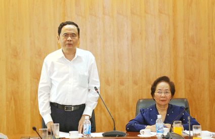 Ông Trần Thanh Mẫn, Uỷ viên Trung ương Đảng, Chủ tịch UBTƯ MTTQ Việt Nam phát biểu tại cuộc họp