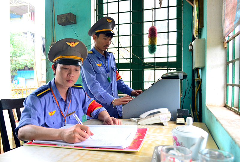 Những người gác, chắn tàu không có ngày nghỉ lễ, tết
