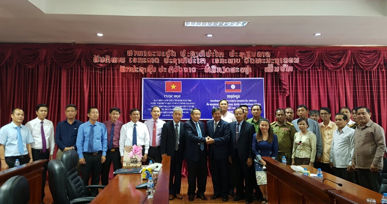 Lãnh đạo hai tỉnh Quảng Trị - Salavan ký kết thống nhất các nội dung về giải quyết vấn đề di dân tự do, xúc tiến đầu tư thời gian tới