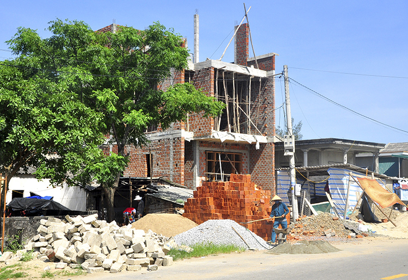 Người dân xây dựng nhà trong đất quy hoạch mở rộng Cảng cá Cửa Việt