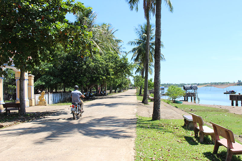 Một góc làng Tùng Luật