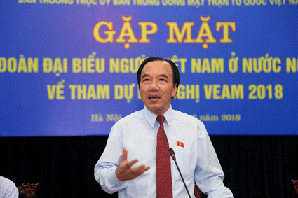 Phó Chủ tịch Uỷ ban Trung ương MTTQ Việt Nam Ngô Sách Thực phát biểu tại buổi gặp mặt