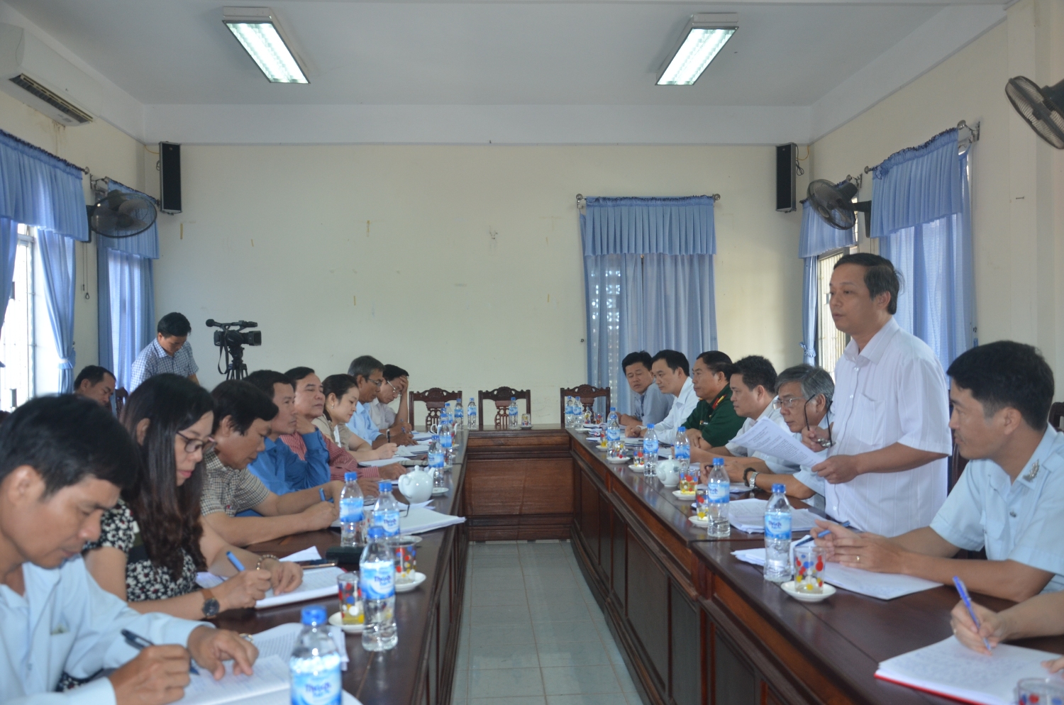 Phó Chủ tịch HĐND tỉnh Nguyễn Trần Huy yêu cầu UBND huyện Hải Lăng quan tâm hơn nữa đến công tác nắm tình hình tư tưởng trong nhân dân, không để phát sinh điểm nóng, hạn chế đơn thư vượt cấp