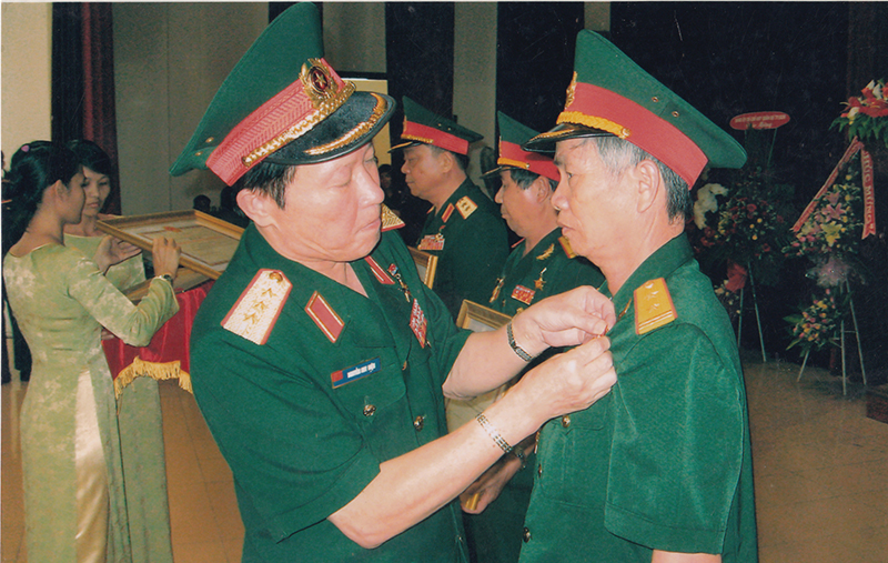 Trong cuộc đời binh nghiệp của mình, ông Nhương được tặng thưởng rất nhiều huân, huy chương. Ảnh: VC