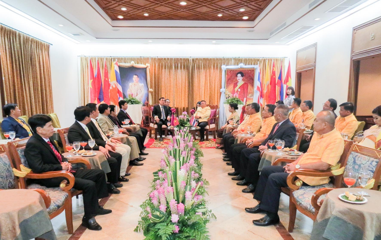 Chủ tịch UBND tỉnh Nguyễn Đức Chính đề nghị Quảng Trị và Ubon Rathatani nghiên cứu khả năng thiết lập quan hệ hợp tác giữa hai tỉnh làm tiền đề cho các mối quan hệ hợp tác tiếp theo