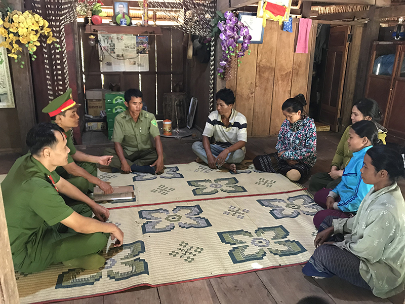 Lực lượng Công an tuyên truyền, vận động nhân dân chấp hành chủ trương, đường lối của Đảng, chính sách, pháp luật của Nhà nước