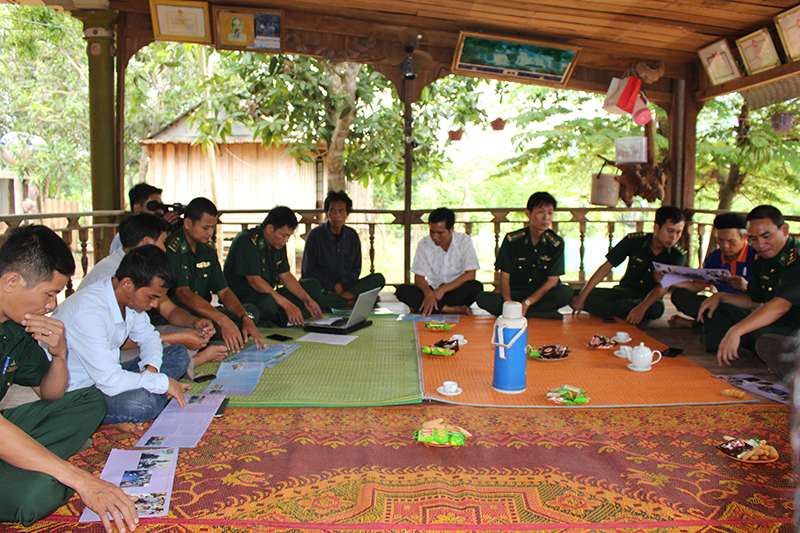 Cán bộ, chiến sĩ Đồn Biên phòng Thuận tăng cường tổ chức các buổi tuyên truyền để nâng cao nhận thức pháp luật cho người dân