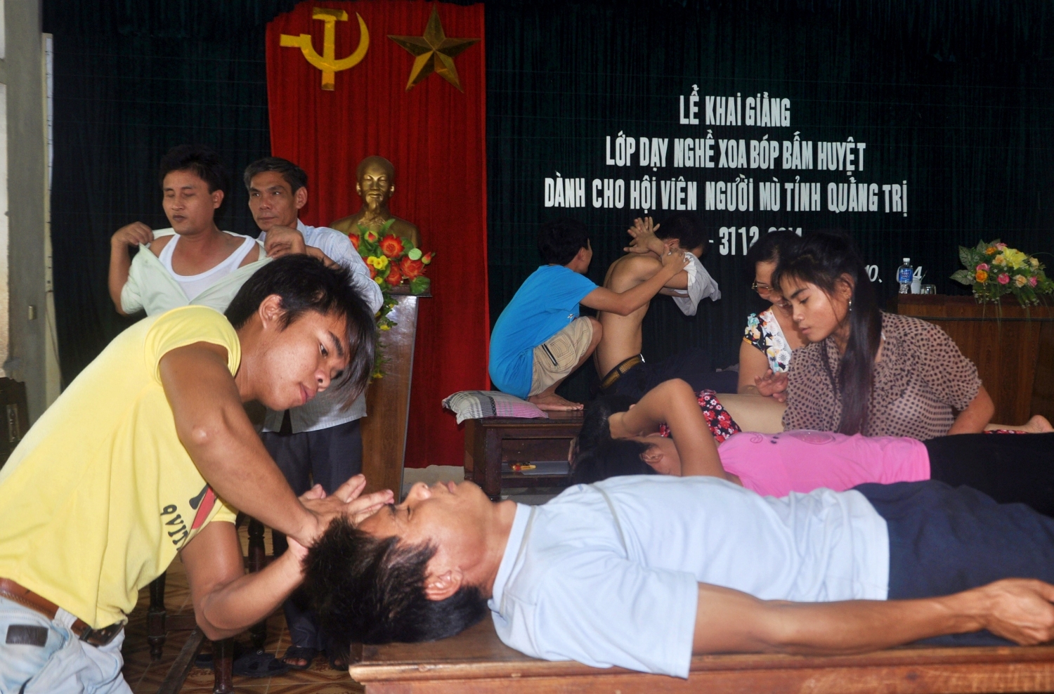 Cán bộ, hội viên Hội Người mù tỉnh được tạo điều kiện tham gia các lớp học nghề