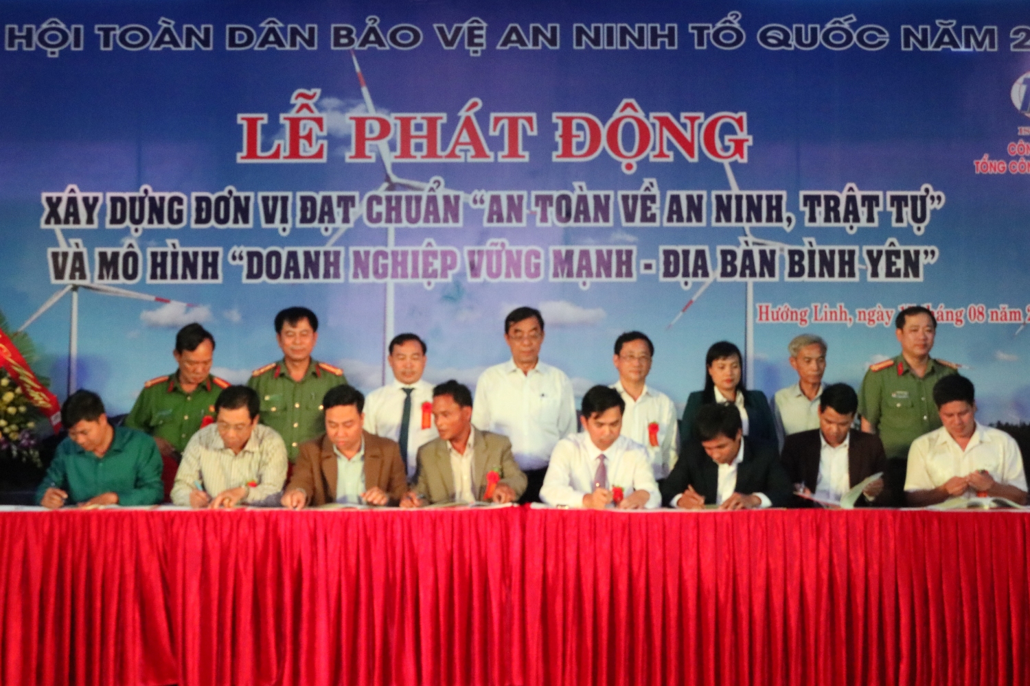 Ký kết quy chế phối hợp bảo vệ an ninh trật tự