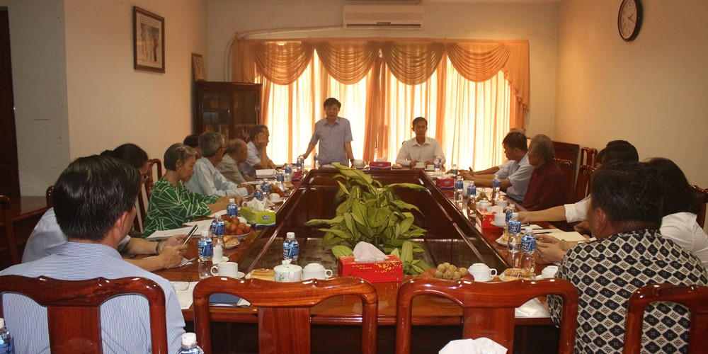 Quang cảnh buổi họp.