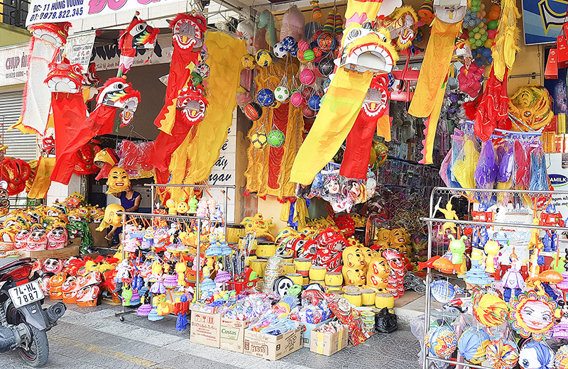 Đa dạng các mặt hàng đồ chơi Trung thu