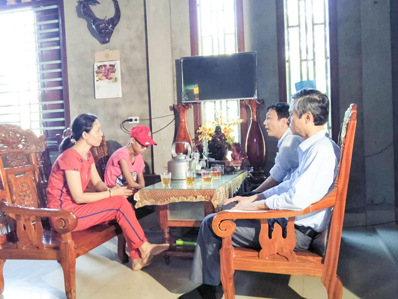 Tuyên truyền vận động tận gia đình để các đối tượng tham gia BHYT tự nguyện