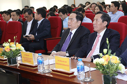 Trao giải các tác phẩm báo chí viết về giảm nghèo