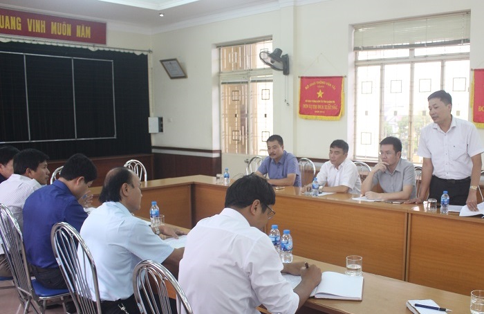 Đơn vị tư vấn giải đáp thêm một số thông tin tại buổi làm việc, bàn giao Tiểu dự án GPMB dự án cao tốc Cam Lộ - La Sơn, đoạn qua địa phận tỉnh Quảng Trị, chiều 11/10