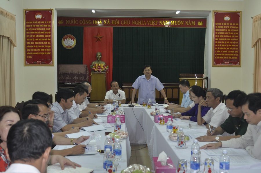 Đồng chí Nguyễn Hữu Dũng phát biểu tại buổi làm việc