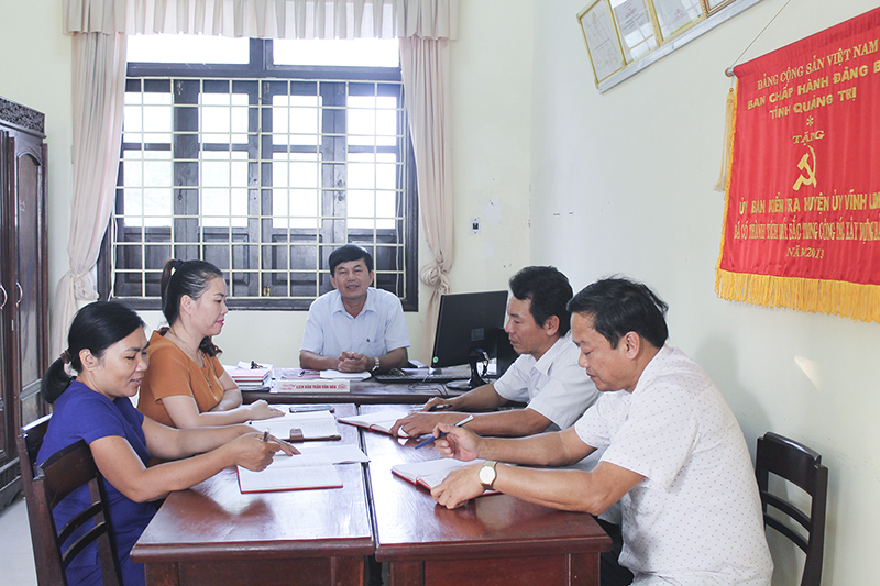 Ủy ban Kiểm tra Huyện ủy Vĩnh Linh họp triển khai công tác. Ảnh: PM