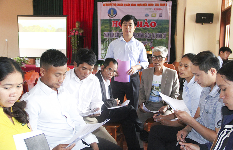 Thảo luận về các vấn đề xung quanh khung chính sách tái định cư, kế hoạch dân tộc thiểu số