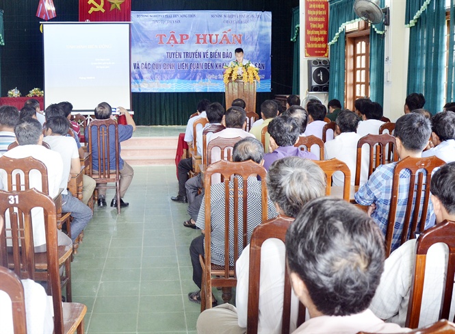 Vụ Phó vụ Khai thác Thủy sản Nguyễn Phú Quốc khai mạc tập huấn tại Cửa Việt