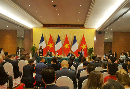 Mặt trận Tổ quốc Việt Nam ký kết Thoả thuận hợp tác với Hội đồng Kinh tế - Xã hội và Môi trường Pháp