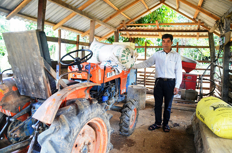 Người dân huyện Hướng Hóa ngày càng chú trọng đầu tư máy móc để đẩy mạnh cơ giới hóa sản xuất nông nghiệp
