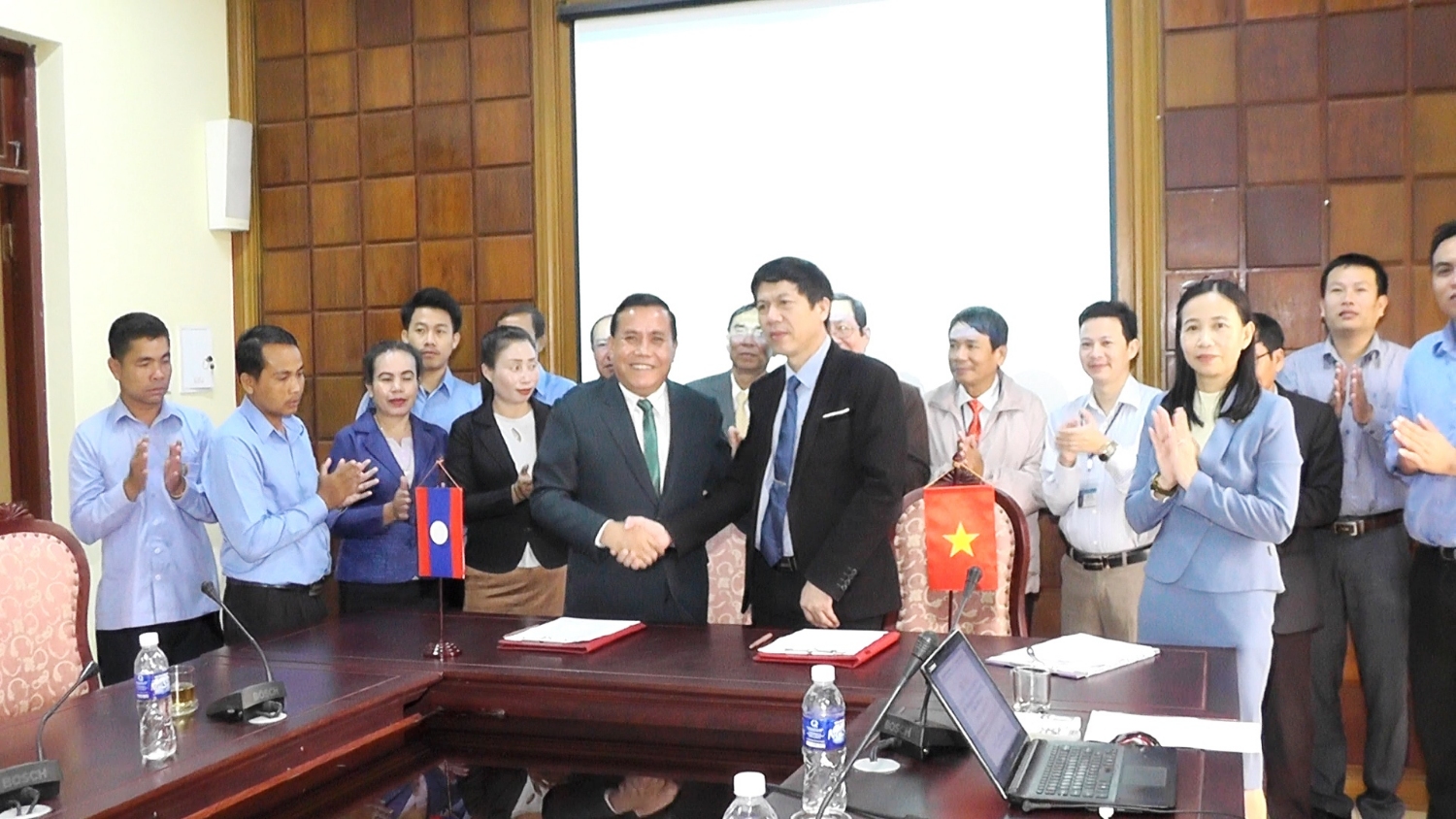 Lễ ký biên bản hội thảo hợp tác quốc tế về khoa học công nghệ giữa 2 tỉnh Quảng Trị - Salavan