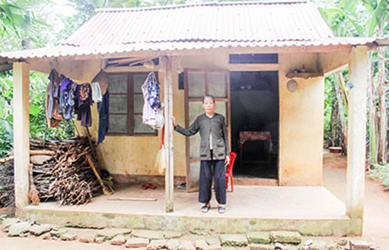 Tuổi già của bà Cháu cô quạnh trong ngôi nhà nhỏ