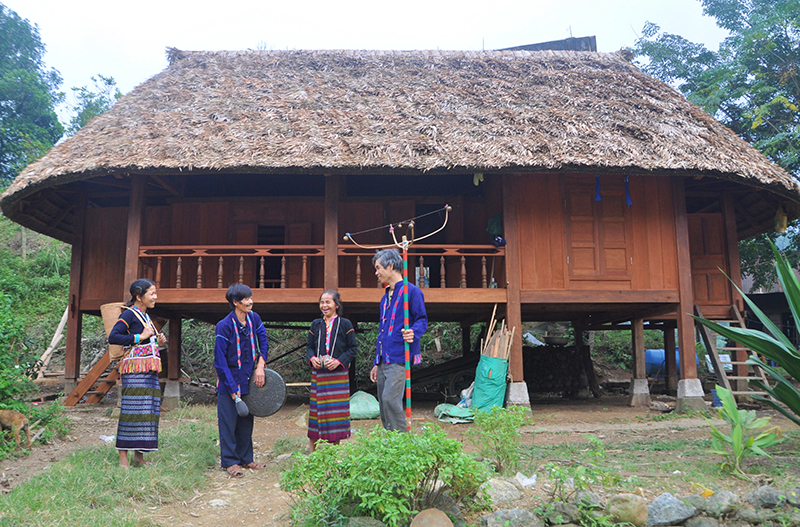 Hỗ trợ xây 129 nhà ở cho hộ đồng bào Pa Cô, Vân Kiều