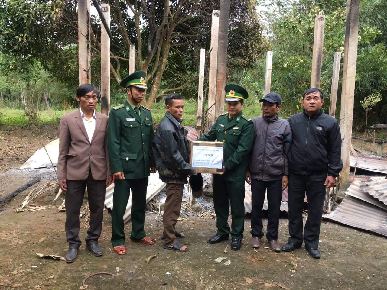 Đồn Biên phòng Cù Bai, chính quyền địa phương thăm, hỗ trợ gia đình ông Viên