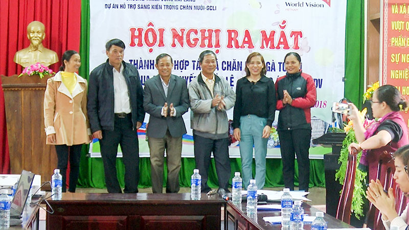 Lễ ra mắt HTX chăn nuôi gà Tứ Hải