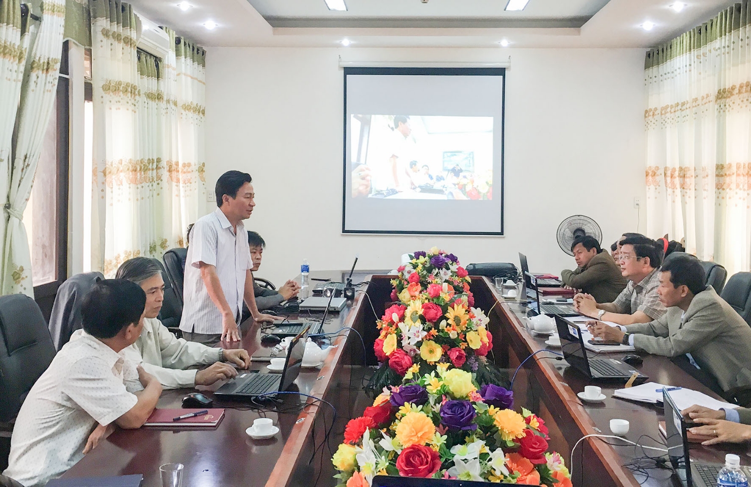 UBND huyện Cam Lộ và Trung tâm Tin học Văn phòng, UBND tỉnh thông qua Đề án họp trực tuyến