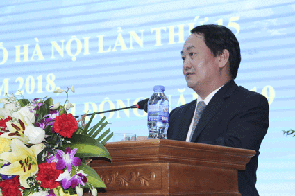 Phó Chủ tịch – Tổng Thư ký Hầu A Lềnh trao phát biểu tại Hội nghị