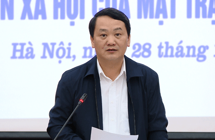 Ông Hầu A Lềnh, Ủy viên Trung ương Đảng, Phó Chủ tịch - Tổng Thư ký UBTƯ MTTQ Việt Nam  tại Hội nghị