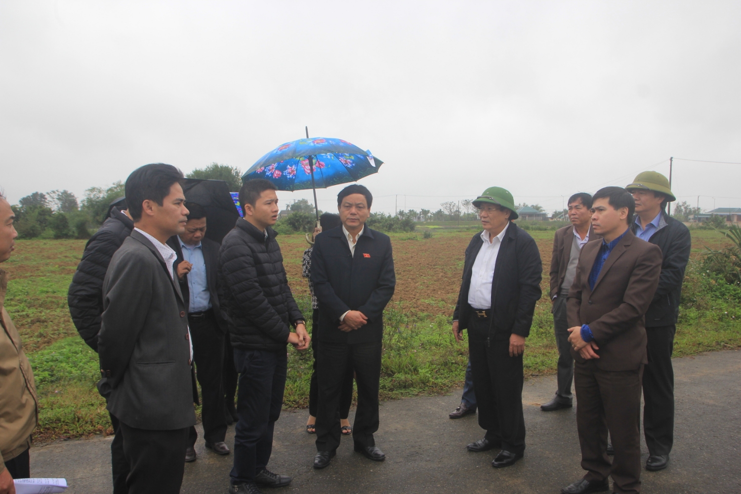 Đoàn giám sát của Đoàn ĐBQH tỉnh khảo sát thực tế tại một địa điểm ở TP. Đông Hà