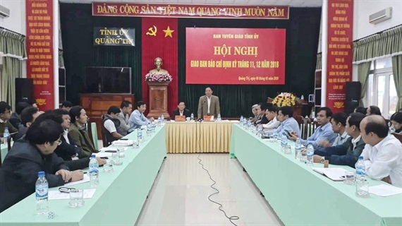 Ông Nguyễn Văn Hùng phát biểu tại hội nghị sáng 8/1