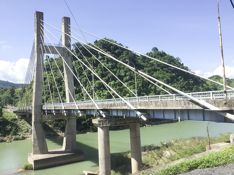 Cầu treo Đakrông. Ảnh: PV