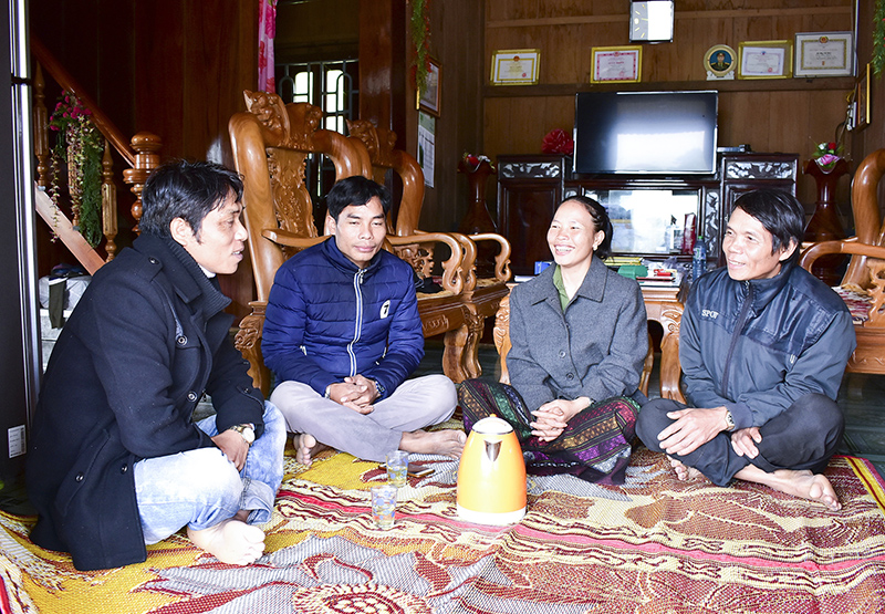 Chi bộ thôn Tà Lao tích cực vận động, tuyên truyền người dân thực hiện tốt mô hình “Làng không có người sinh con thứ 3 trở lên”