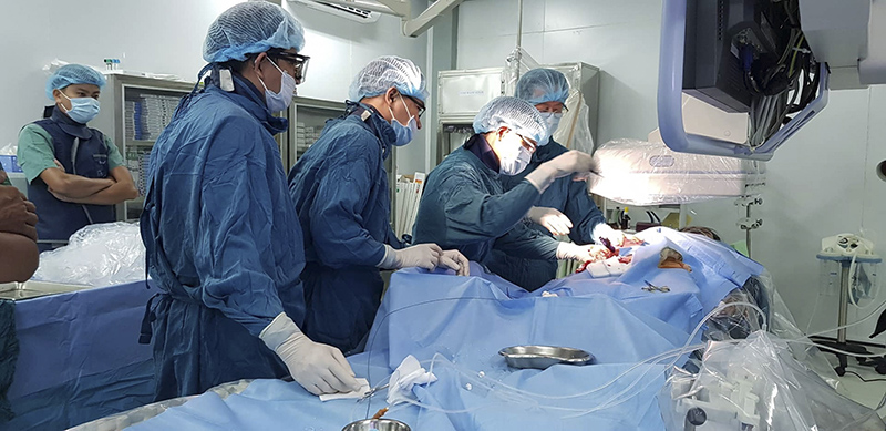 Áp dụng các tiến bộ kỹ thuật trong việc chăm sóc sức khỏe nhân dân​