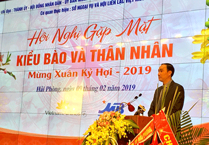 Ông Phùng Khánh Tài, Phó Chủ tịch UBTƯ MTTQ Việt Nam phát biểu tại buổi gặp mặt