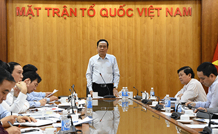 Ông Trần Thanh Mẫn, Bí thư Trung ương Đảng, Chủ tịch UBTƯ MTTQ Việt Nam   phát biểu tại cuộc họp