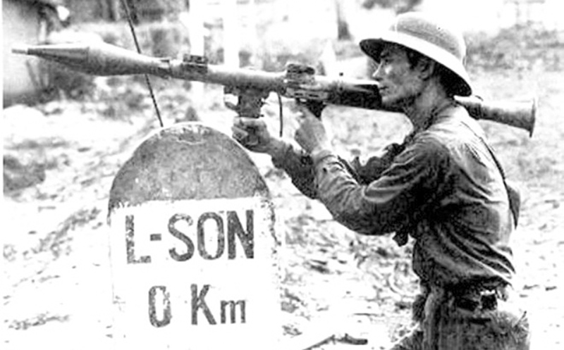 Giữ vững từng tấc đất biên cương của Tổ quốc. Ảnh: TL